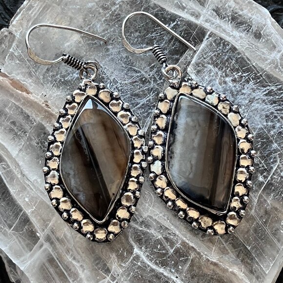 Agate Crystal Stone Jewelry Earrings - Picture 1 of 7